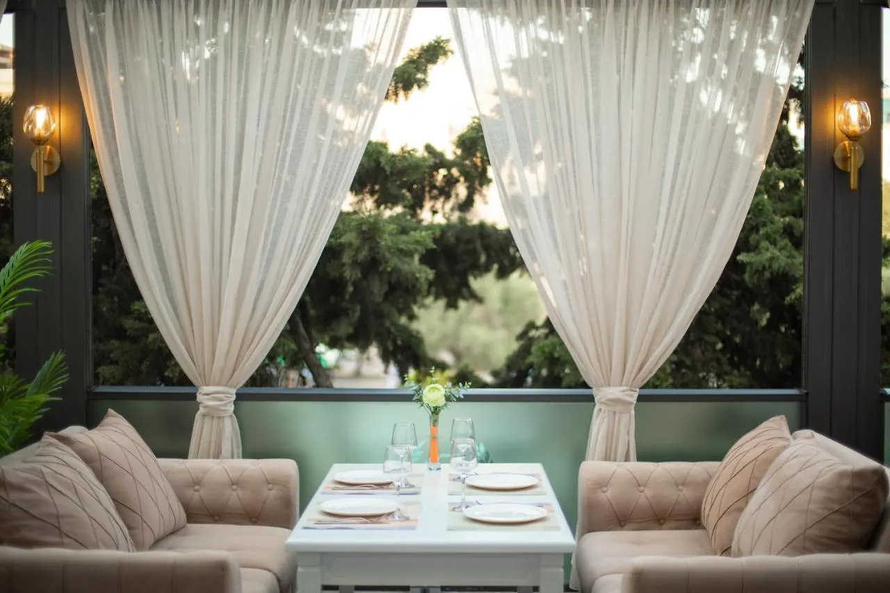 Grand Hotel Baku Central Park 3*,